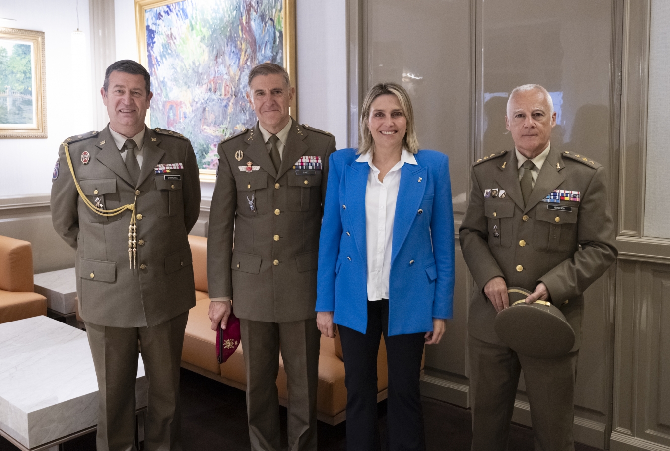 Marta Barrachina recibe al teniente general Luis Sáez Rocandio