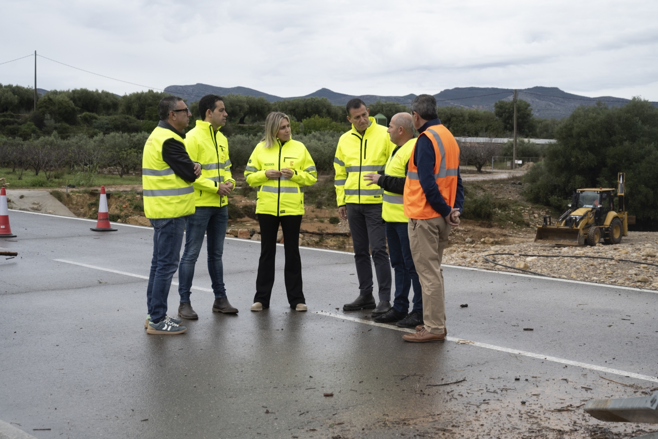 La Diputación refuerza el mantenimiento de pistas y caminos de la provincia con el nuevo contrato de servicio de maquinaria para los años 2026-2028